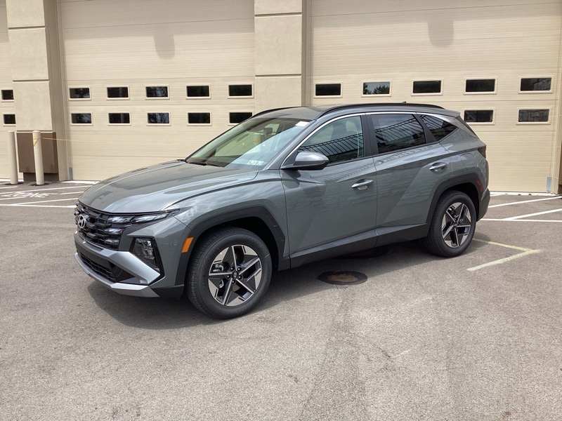 2025 Hyundai Tucson SEL photo 2