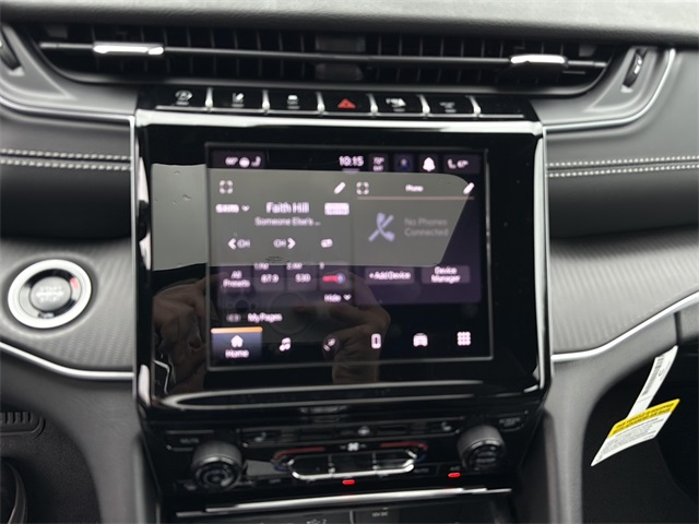 2025 Jeep Grand Cherokee Laredo Altitude photo 13