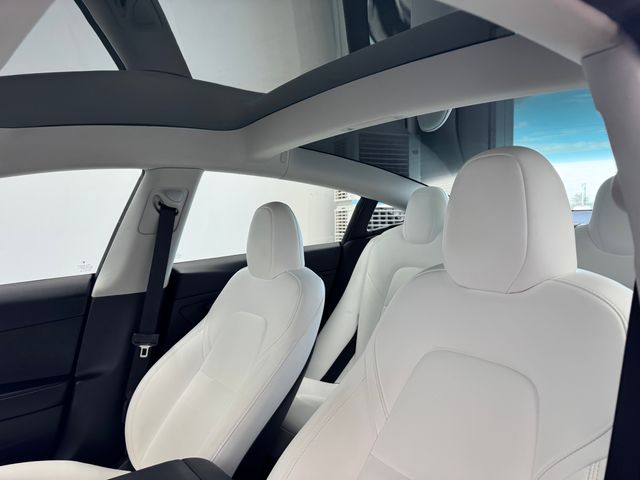 2023 Tesla Model 3 photo 4