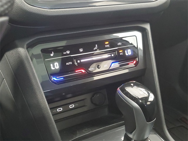 2022 Volkswagen Tiguan SE R-Line Black photo 16