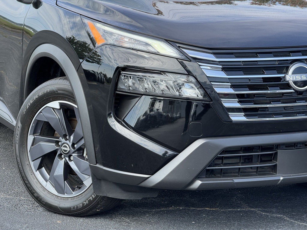 2024 Nissan Rogue SV photo 2