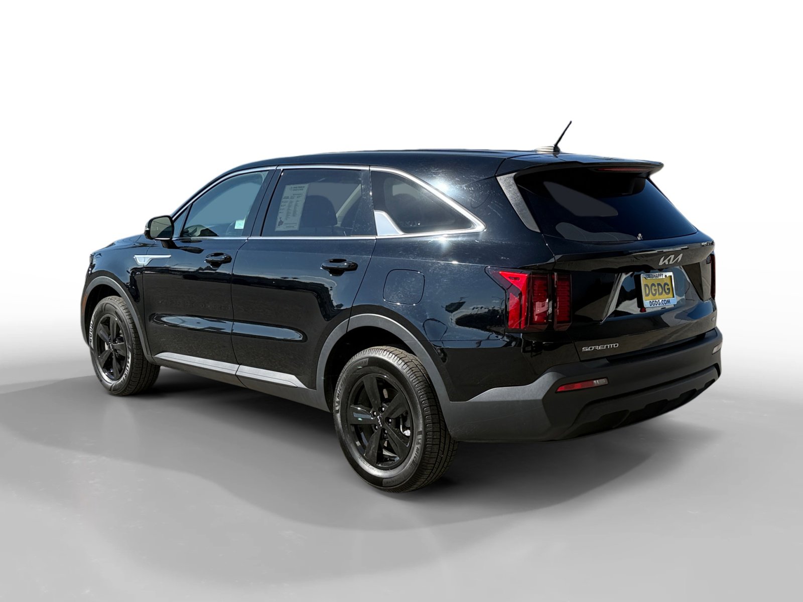 2023 Kia Sorento LX photo 3
