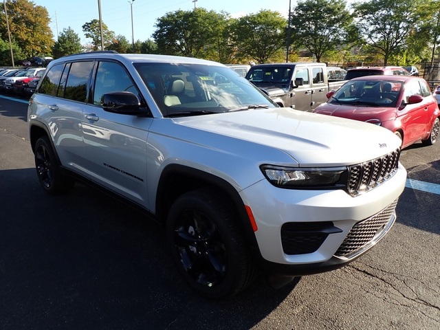 2025 Jeep Grand Cherokee Altitude X photo 4
