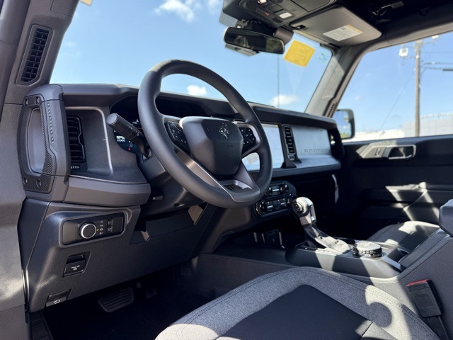 2025 Ford Bronco Base photo 11
