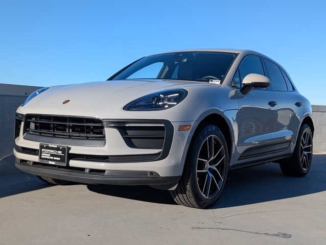 2022 Porsche Macan Base's photo
