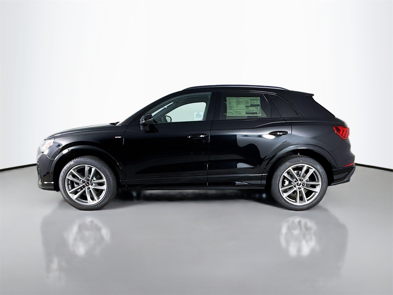 2025 Audi Q3 S line Premium photo 4