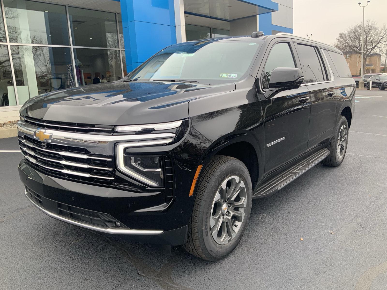 2026 Chevrolet Suburban LT photo 2