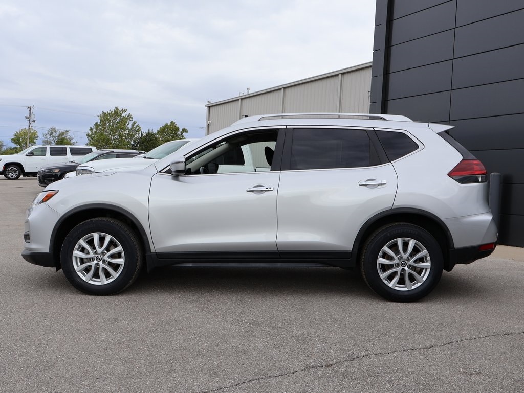 2019 Nissan Rogue SV photo 2