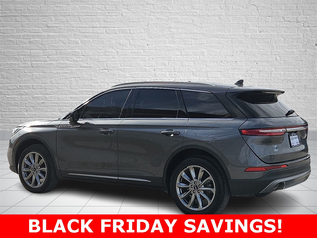 2022 Lincoln Corsair Standard photo 4