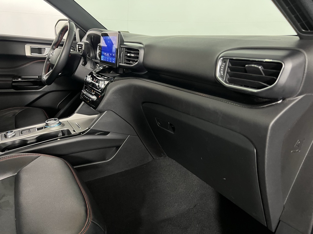 2024 Ford Explorer ST-Line photo 29