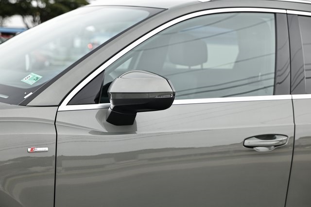 2024 Audi Q3 Premium S line photo 3
