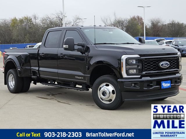2026 Ford F-350 Super Duty XL's photo
