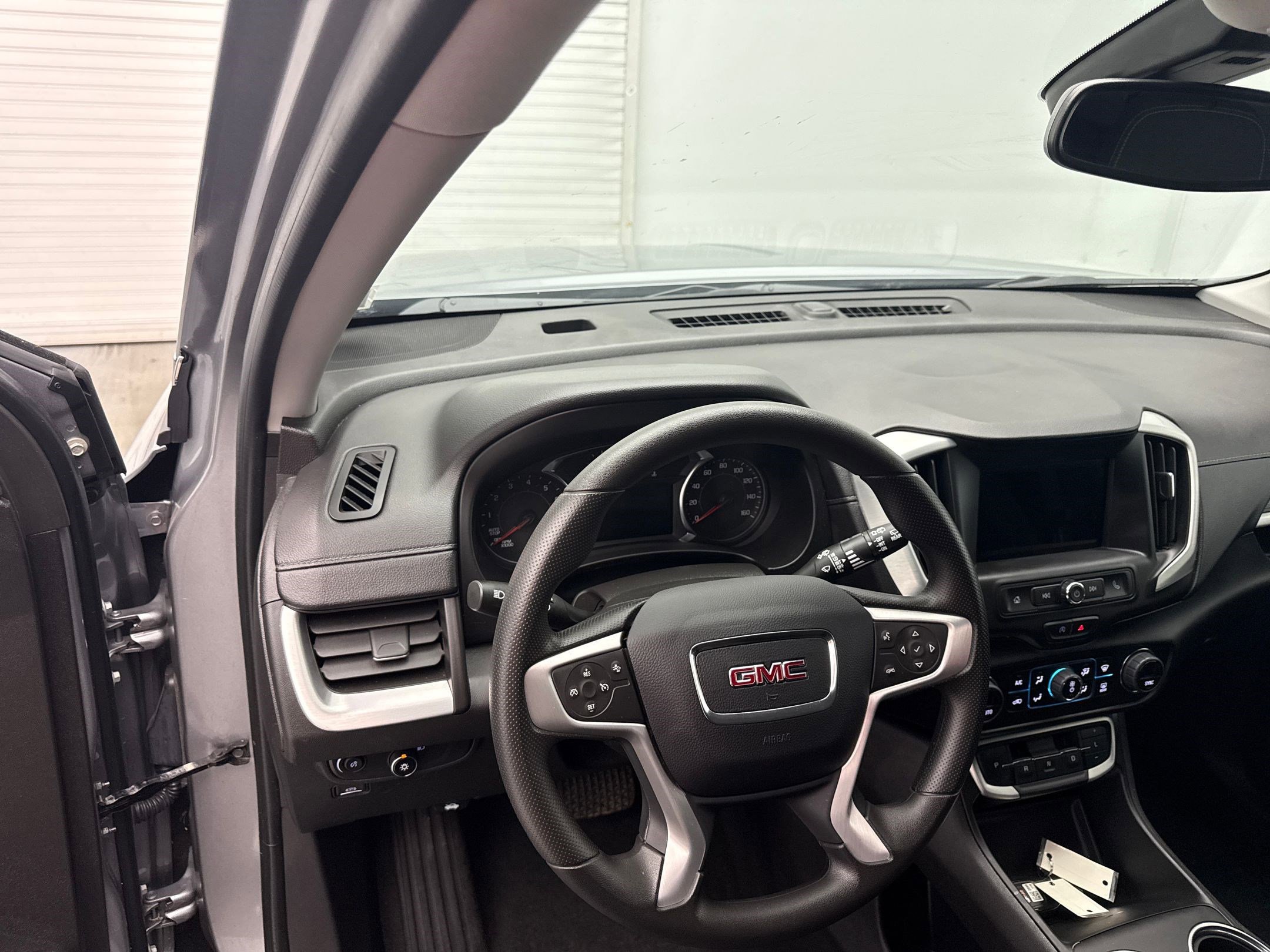 2024 Gmc Terrain SLE photo 4