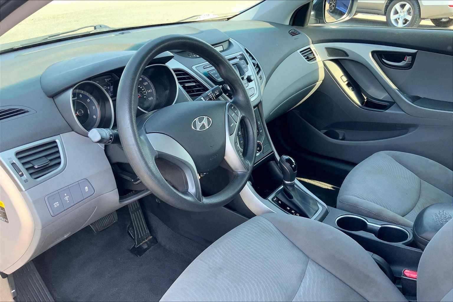2014 Hyundai Elantra SE photo 16