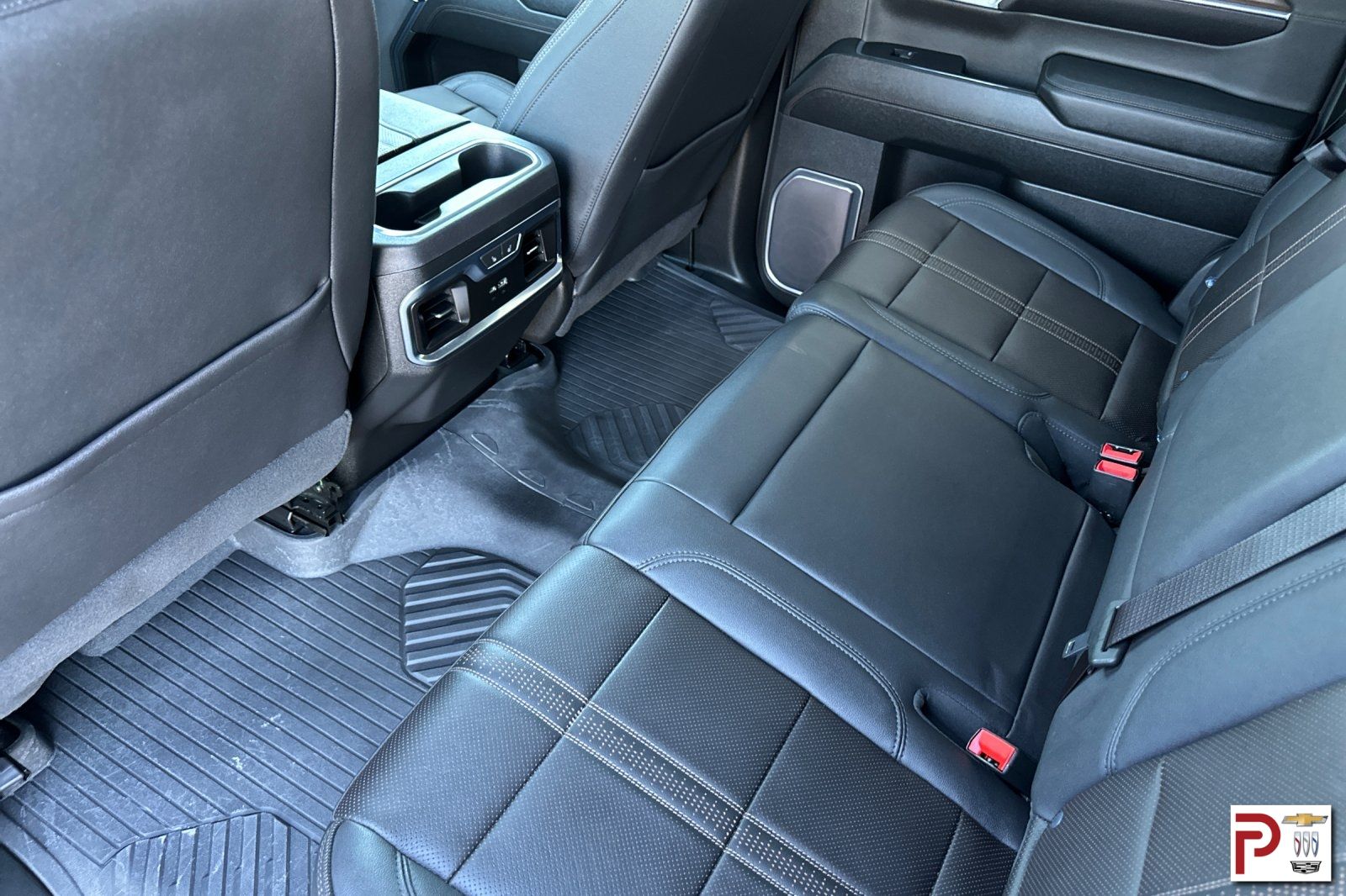2024 Chevrolet Silverado 1500 High Country photo 13