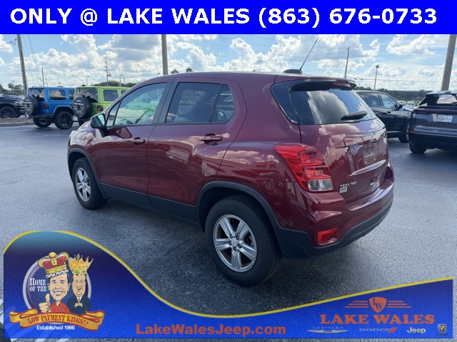 2022 Chevrolet Trax LS photo 2