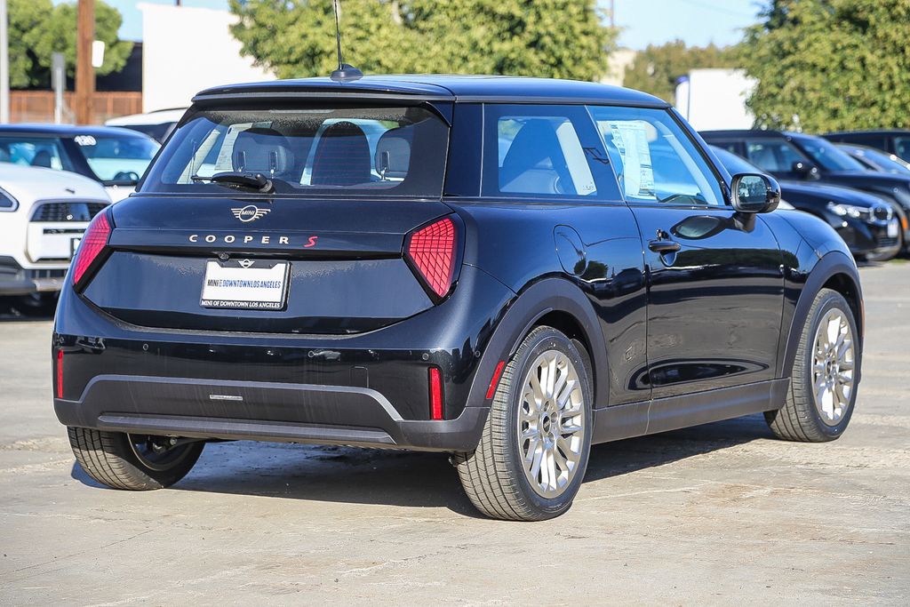 2025 Mini Cooper 2 Door Hardtop Signature photo 7