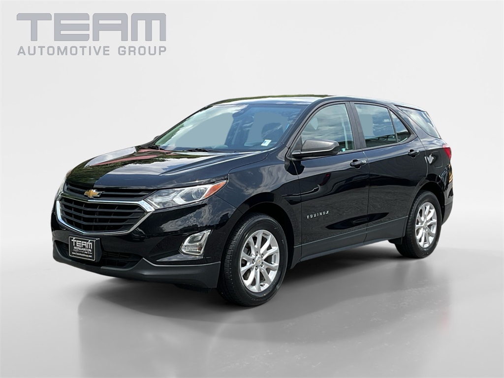 2020 Chevrolet Equinox LS photo 3