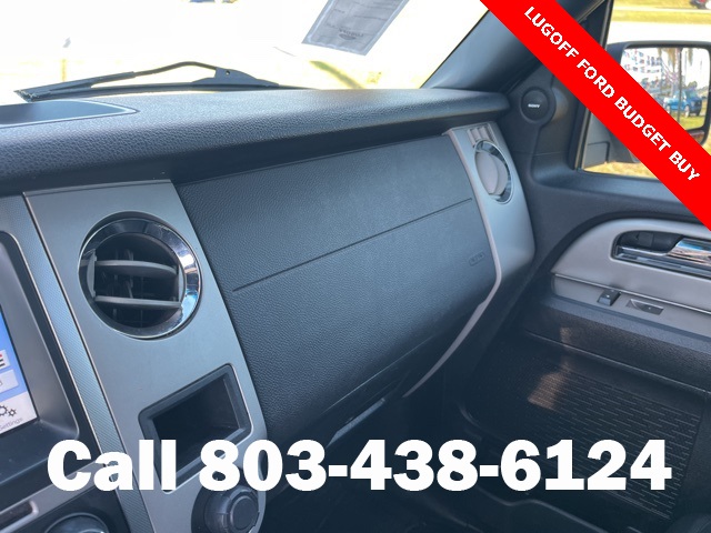 2017 Ford Expedition XLT photo 25