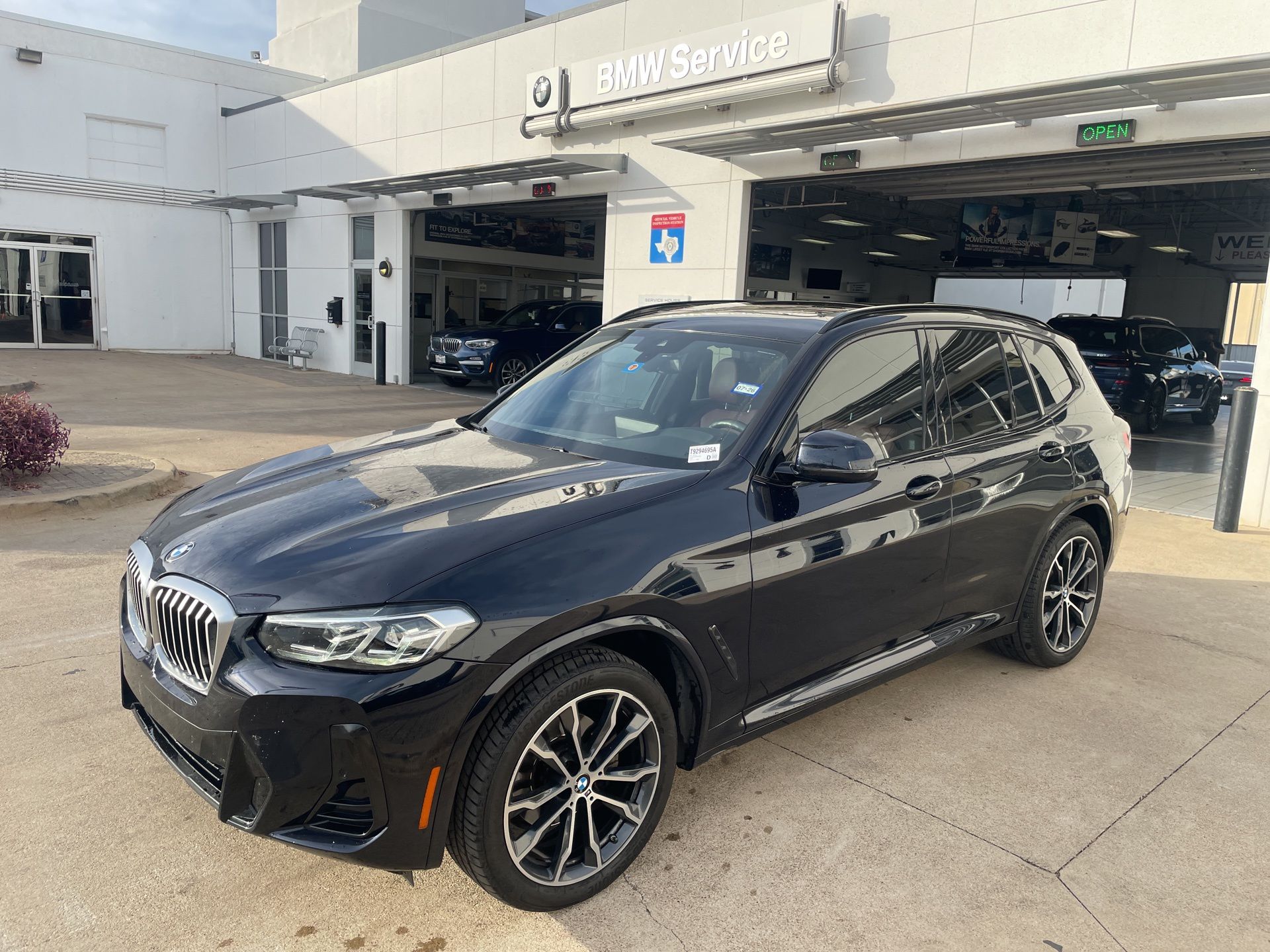 2022 BMW X3 30i's photo