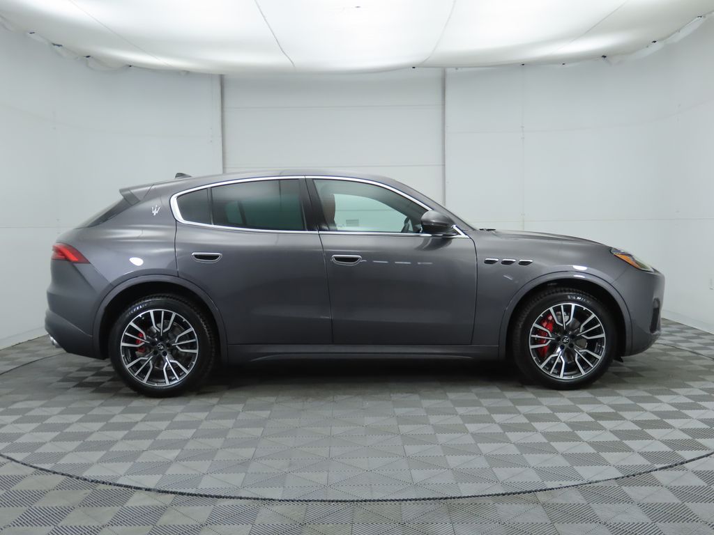 2025 Maserati Grecale photo 4