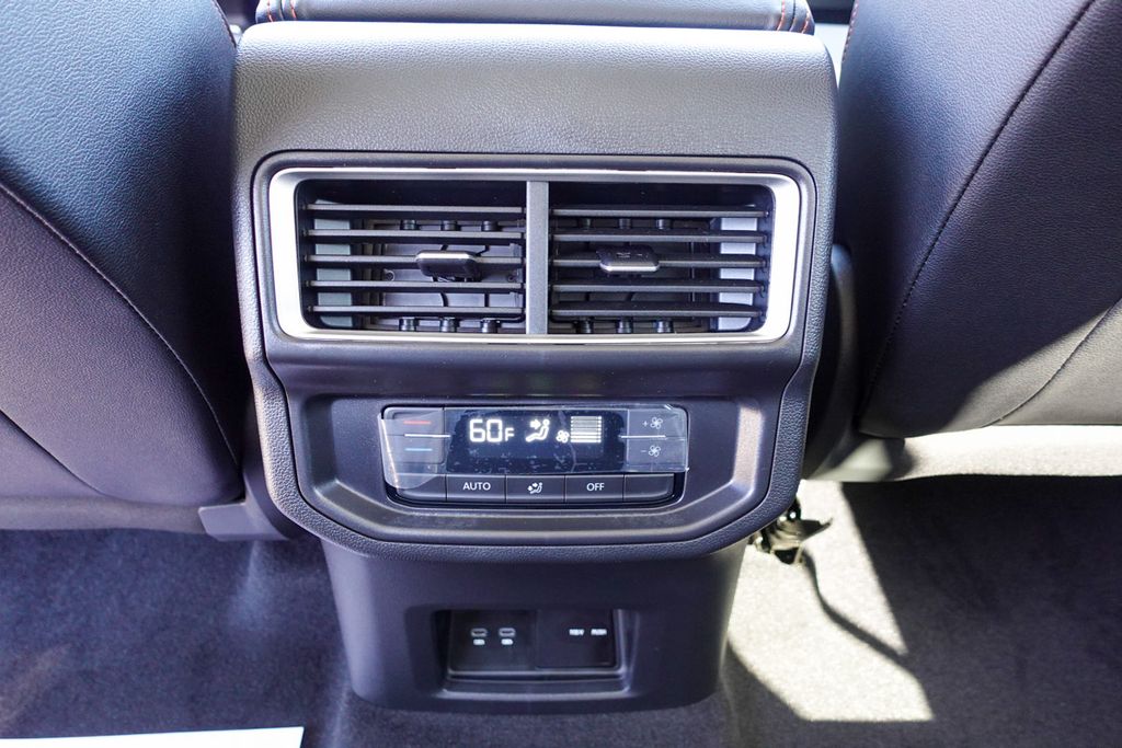 2026 Volkswagen Atlas Peak Edition SE photo 23