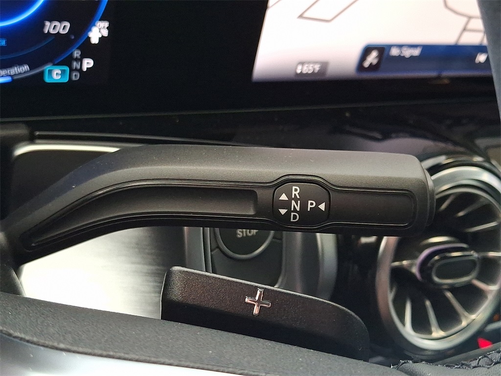 2025 Mercedes Benz EQB 300 4MATIC photo 9