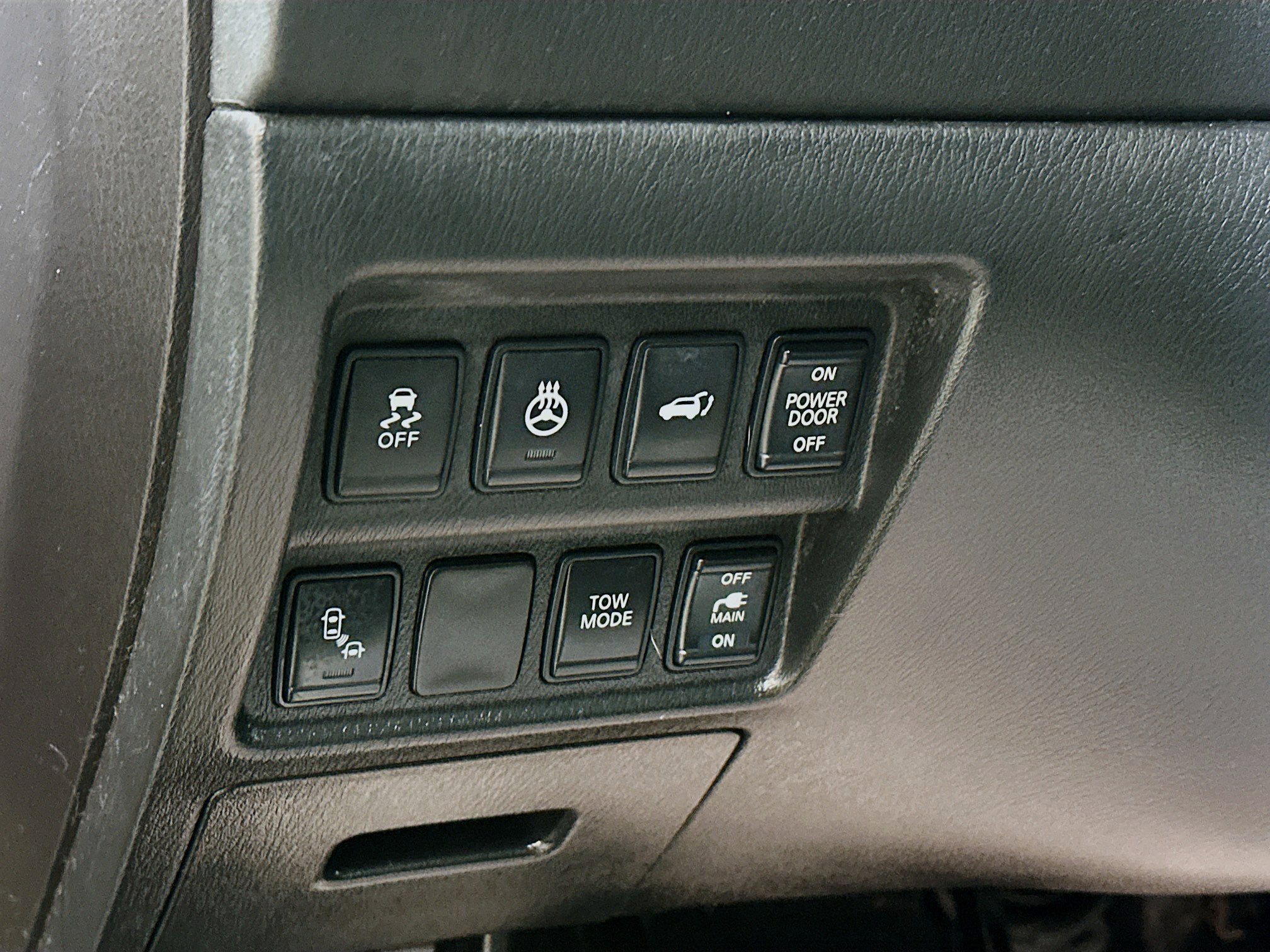 2015 Nissan Pathfinder Platinum photo 9