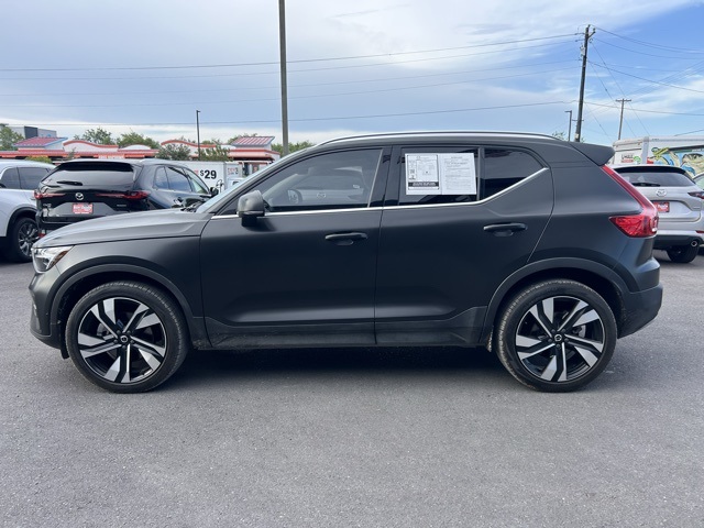 2024 Volvo XC40 Plus photo 4