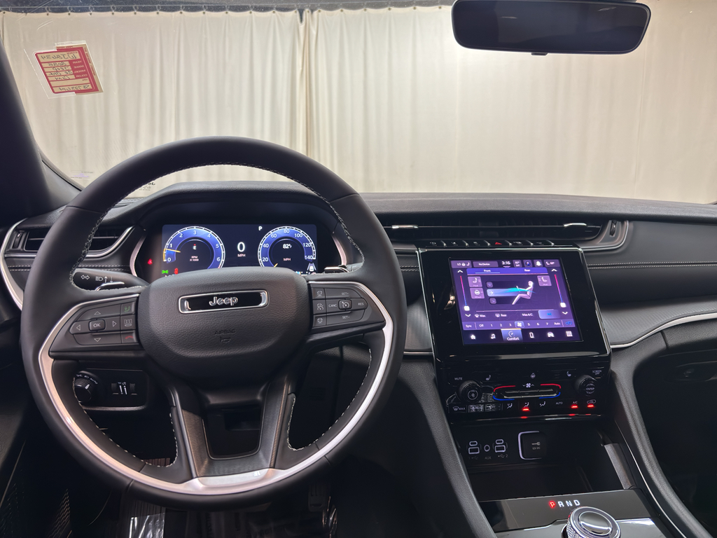 2025 Jeep Grand Cherokee Altitude X photo 13