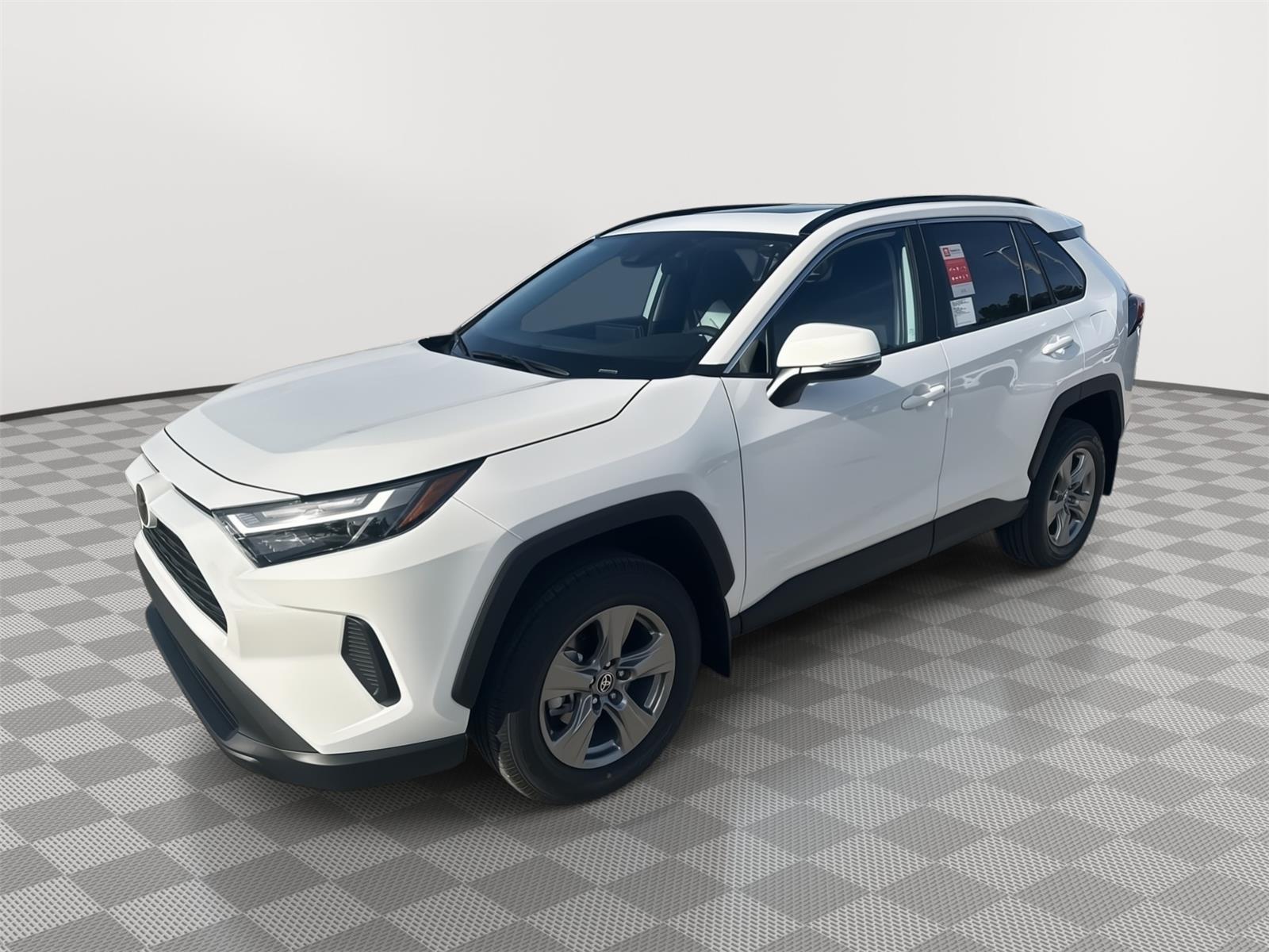 2025 Toyota RAV4 XLE's photo
