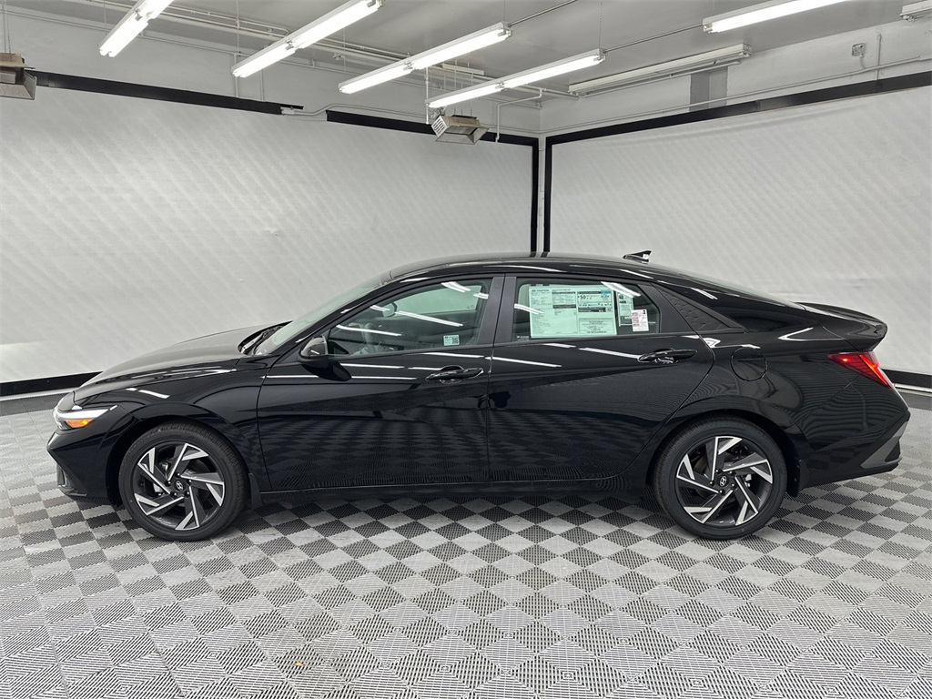 2025 Hyundai Elantra Hybrid SEL Sport photo 2