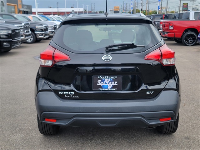 2019 Nissan Kicks SV photo 3