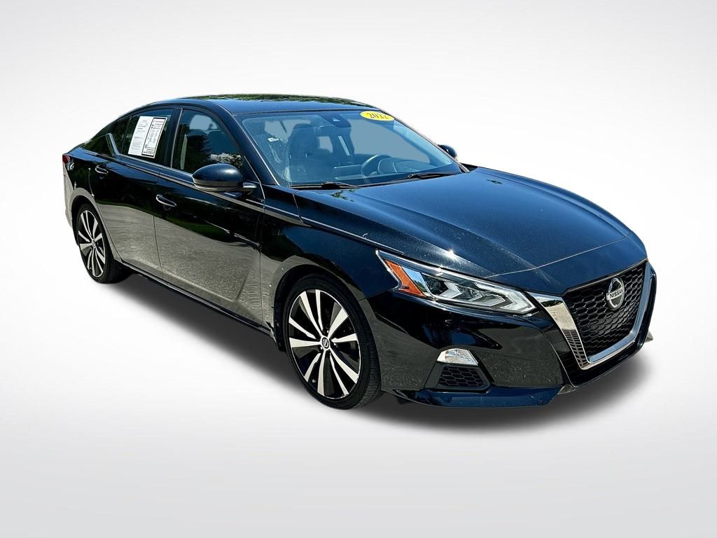 2022 Nissan Altima SR photo 2