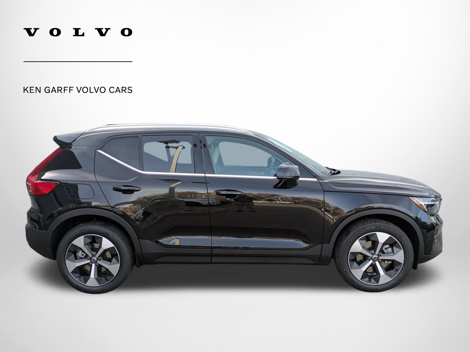 2025 Volvo XC40 Plus photo 2