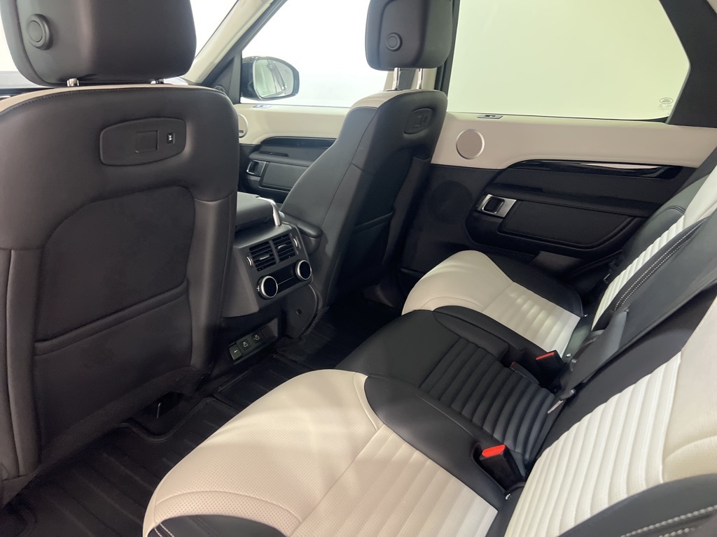2025 Land Rover Discovery S photo 20