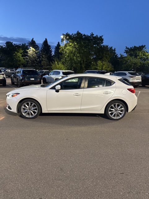 2016 Mazda Mazda3 s Grand Touring photo 2