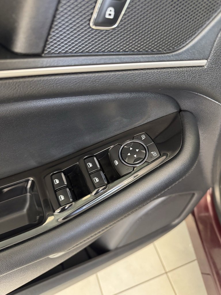 2020 Ford Edge SEL photo 9
