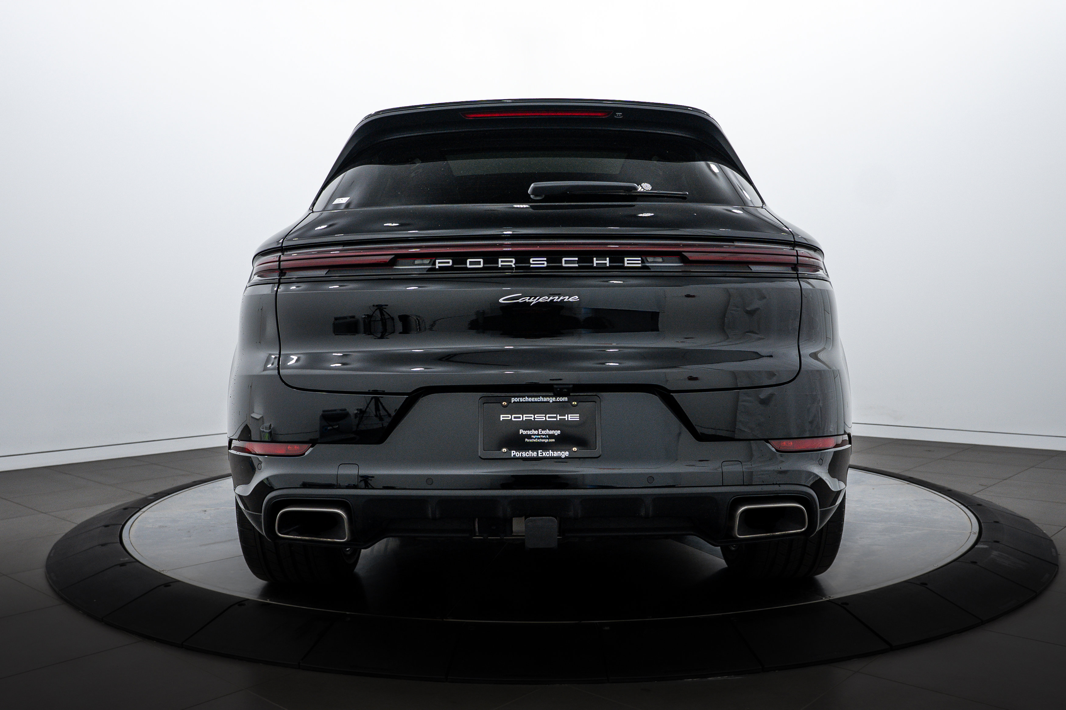 2025 Porsche Cayenne photo 4