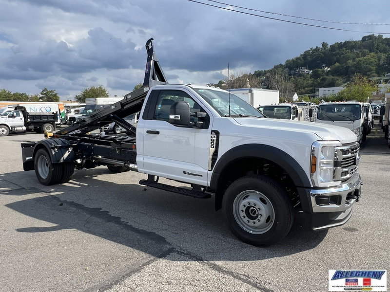 2025 Ford F-600 photo 4