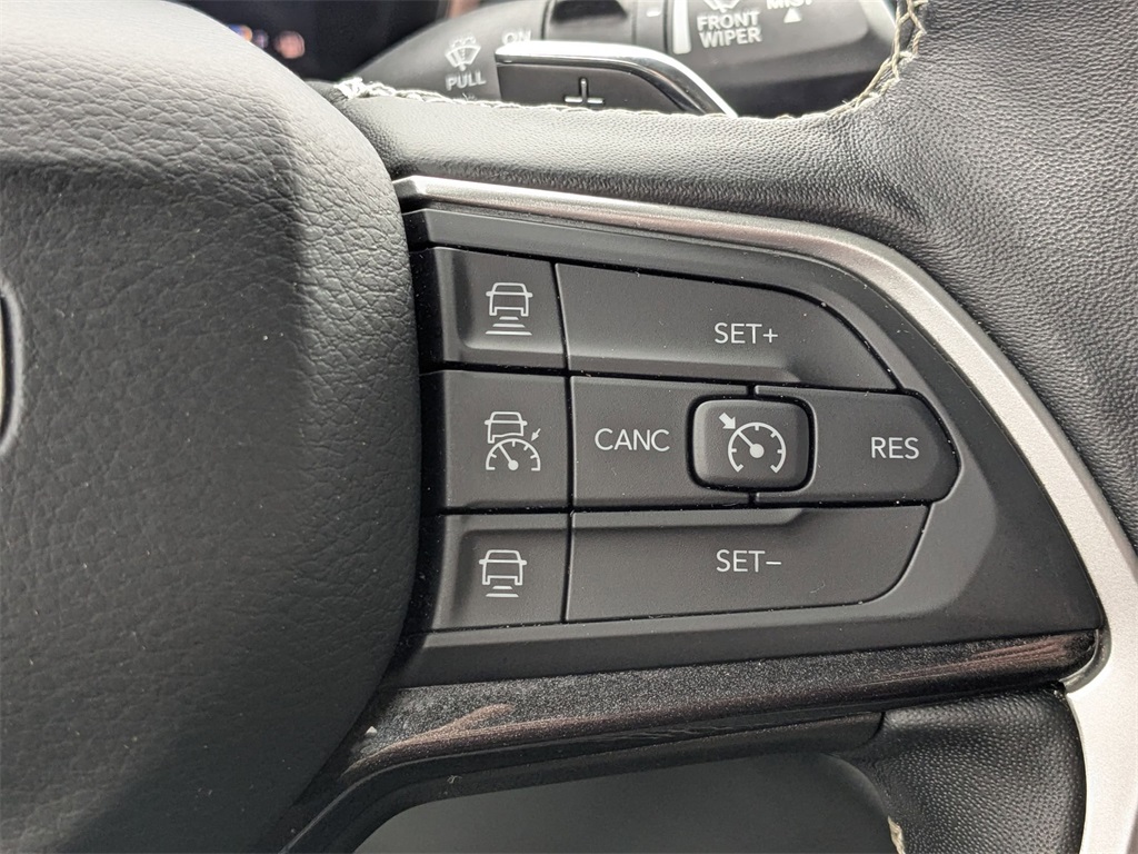 2022 Jeep Grand Cherokee Laredo photo 28