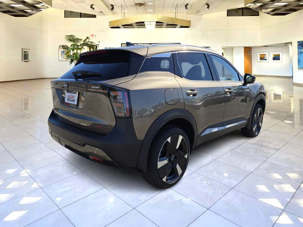 2026 Nissan Kicks SR photo 3