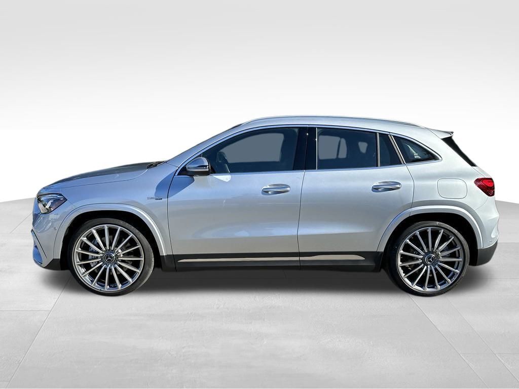 2024 Mercedes Benz GLA 35 AMG 4MATIC photo 2