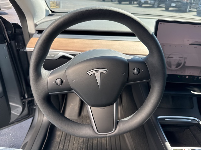 2024 Tesla Model Y Long Range photo 12