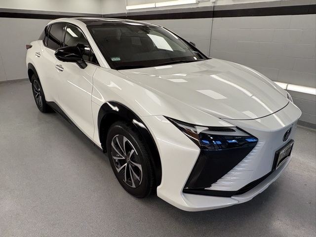 2024 Lexus RZ 450e Premium photo 3