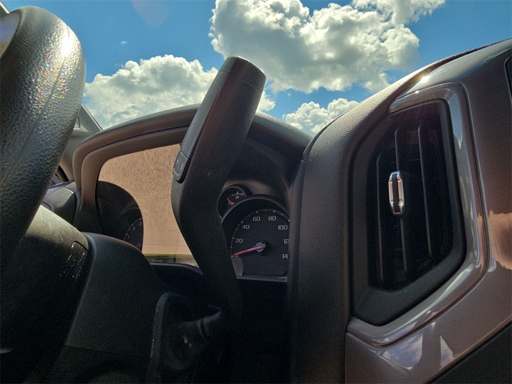 2021 Chevrolet Silverado 1500 Custom photo 16