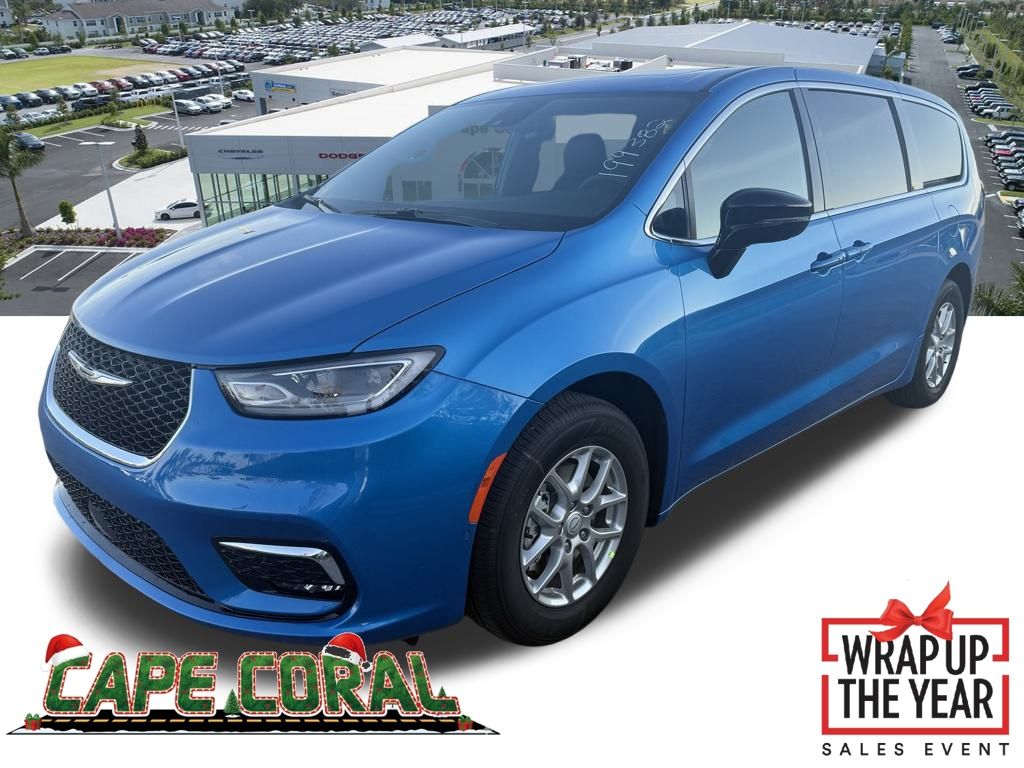 2026 Chrysler Pacifica Select's photo