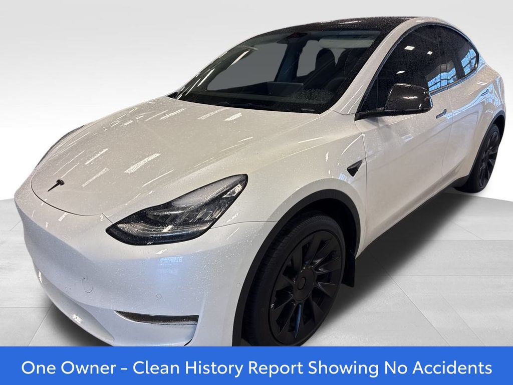 Used 2022 Tesla Model Y Long Range with VIN 7SAYGDEE3NA020388 for sale in Mount Pleasant, WI