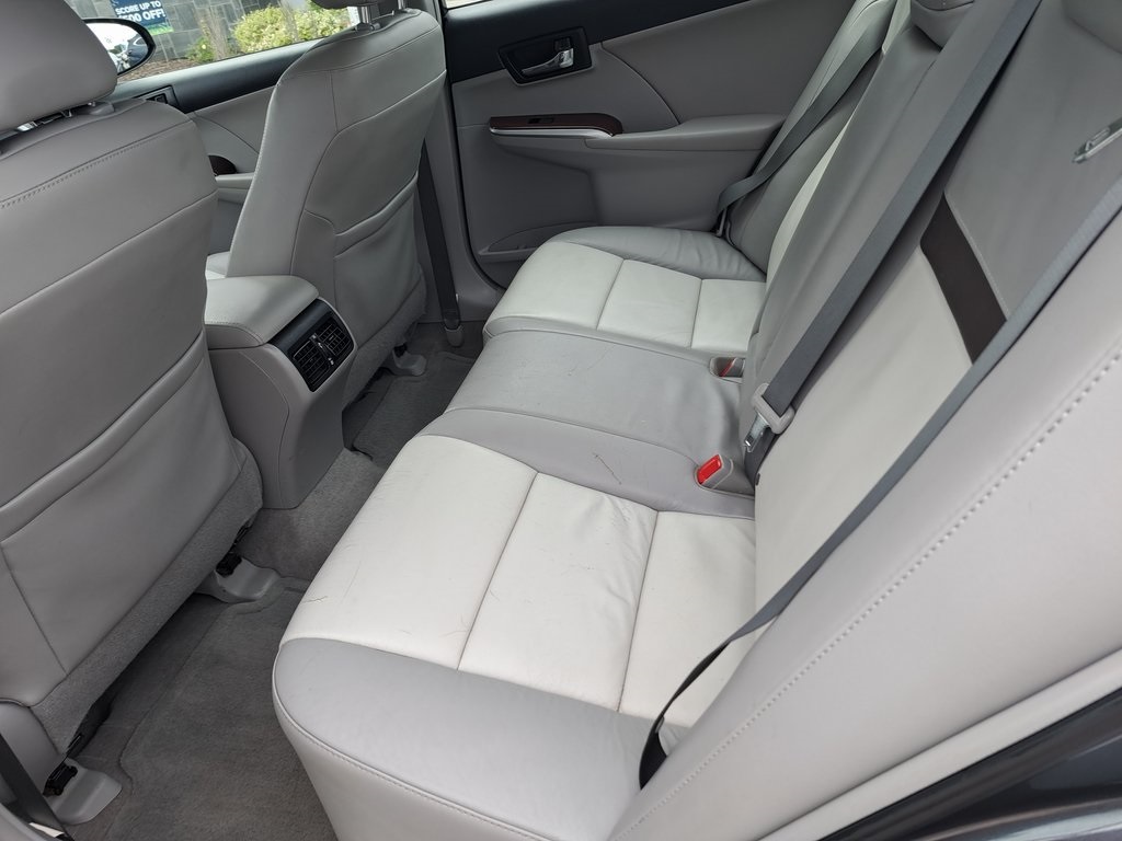 2012 Toyota Camry XLE photo 22