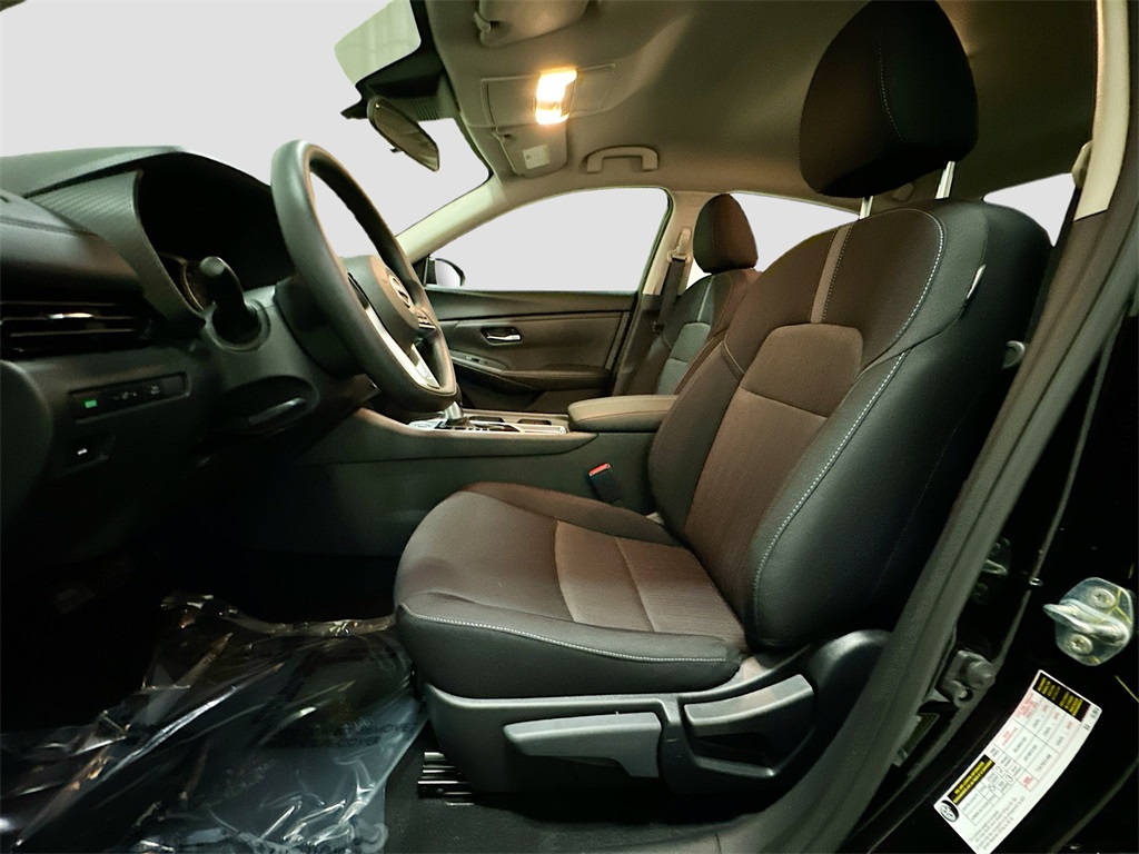 2025 Nissan Sentra SV photo 5